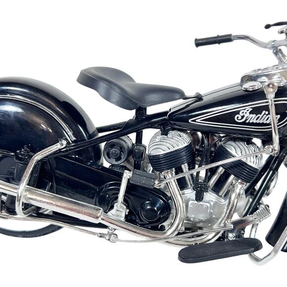 Guiloy 1948 Indian Chief Motorcycle 1/10 Scale Diecast Model Bike Black Chrome - Picture 12 of 16
